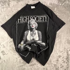 High Society Unisex Tee Sz M %100 Cotton Tee shirt Marilyn Monroe Print Comfort